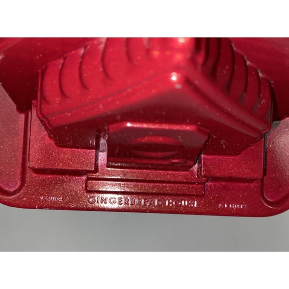 Nordic Ware Holiday Red Cast Aluminum Gingerbread House Bundt Cake Pan - Picture 6 of 8